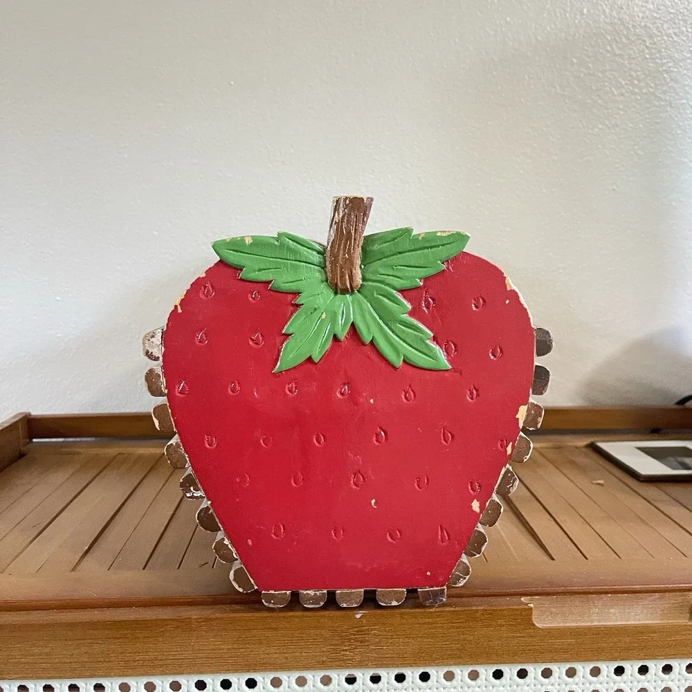 Vtg DECORATIVE SOLID WOODEN SLAT BASKET Stencil Strawberry Farmhouse Granny Eggs